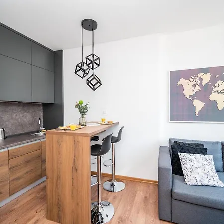 Апарт-отель Modern And Bright - Main Street