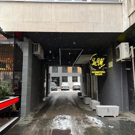 Modern And Bright - Main Street Aparthotel