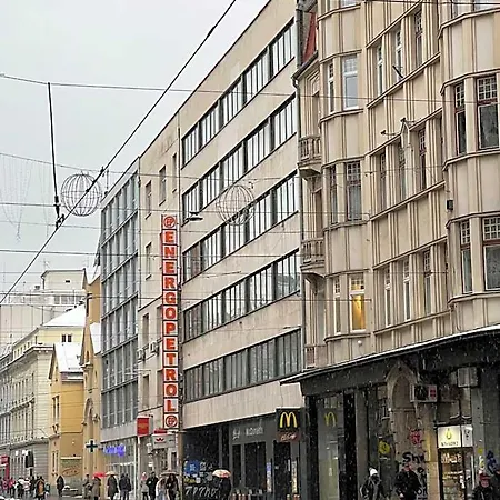 Modern And Bright - Main Street 4*