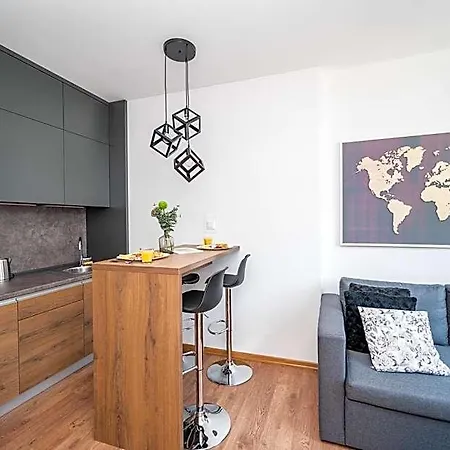Modern And Bright - Main Street Aparthotel 4*